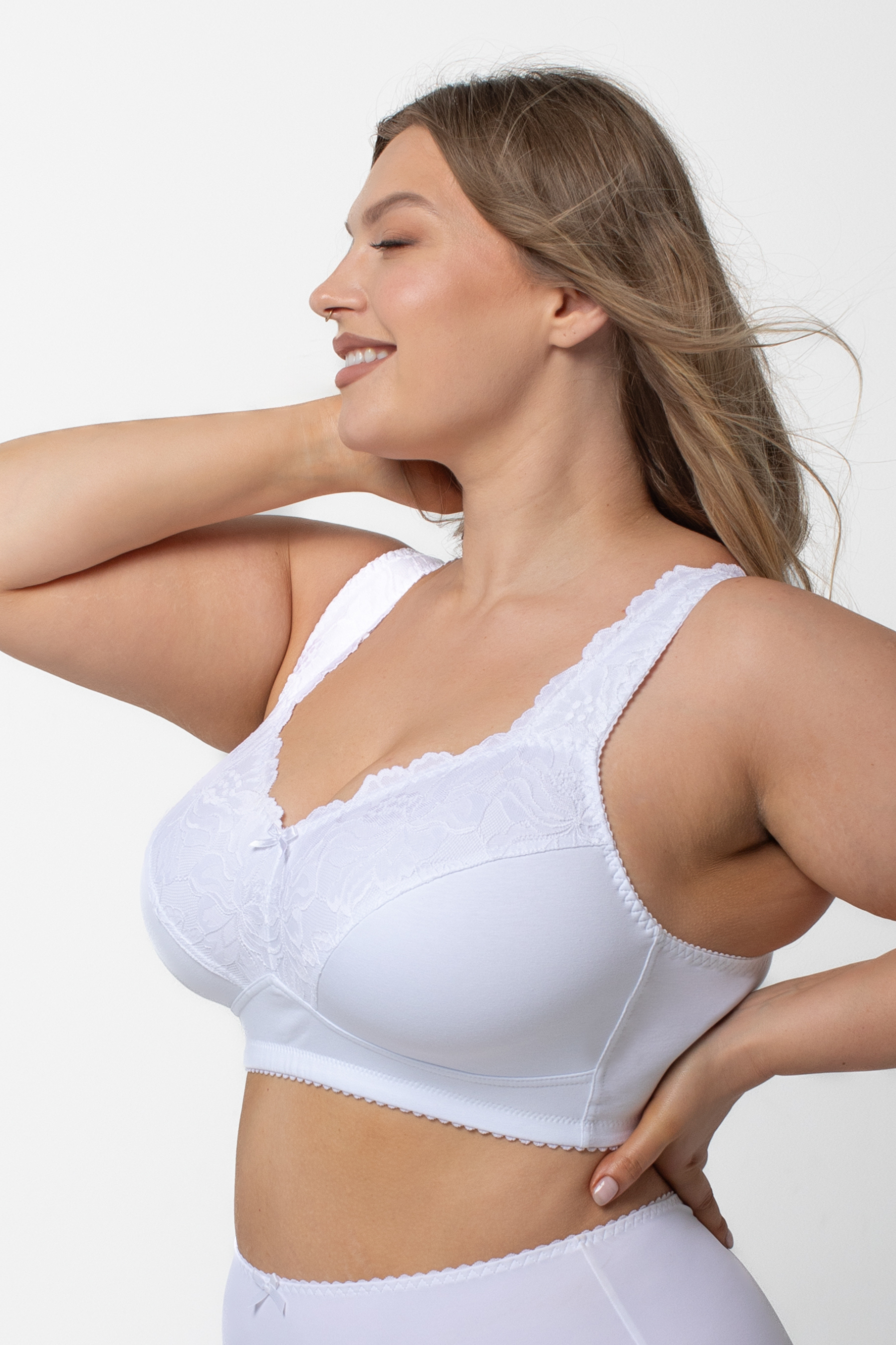 Amelia minimizer non-wired bra in white