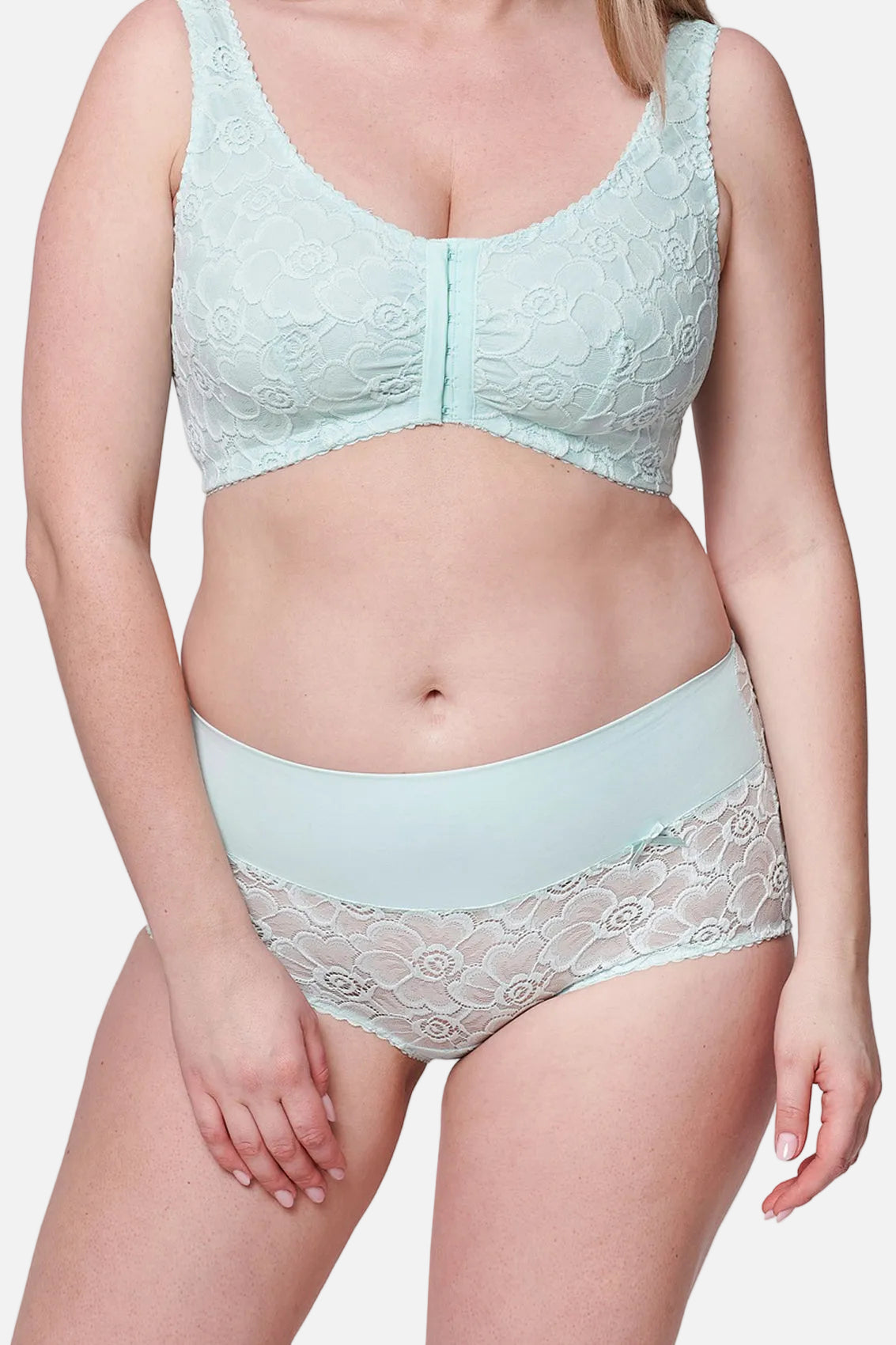 Klara regular waist lacy panties