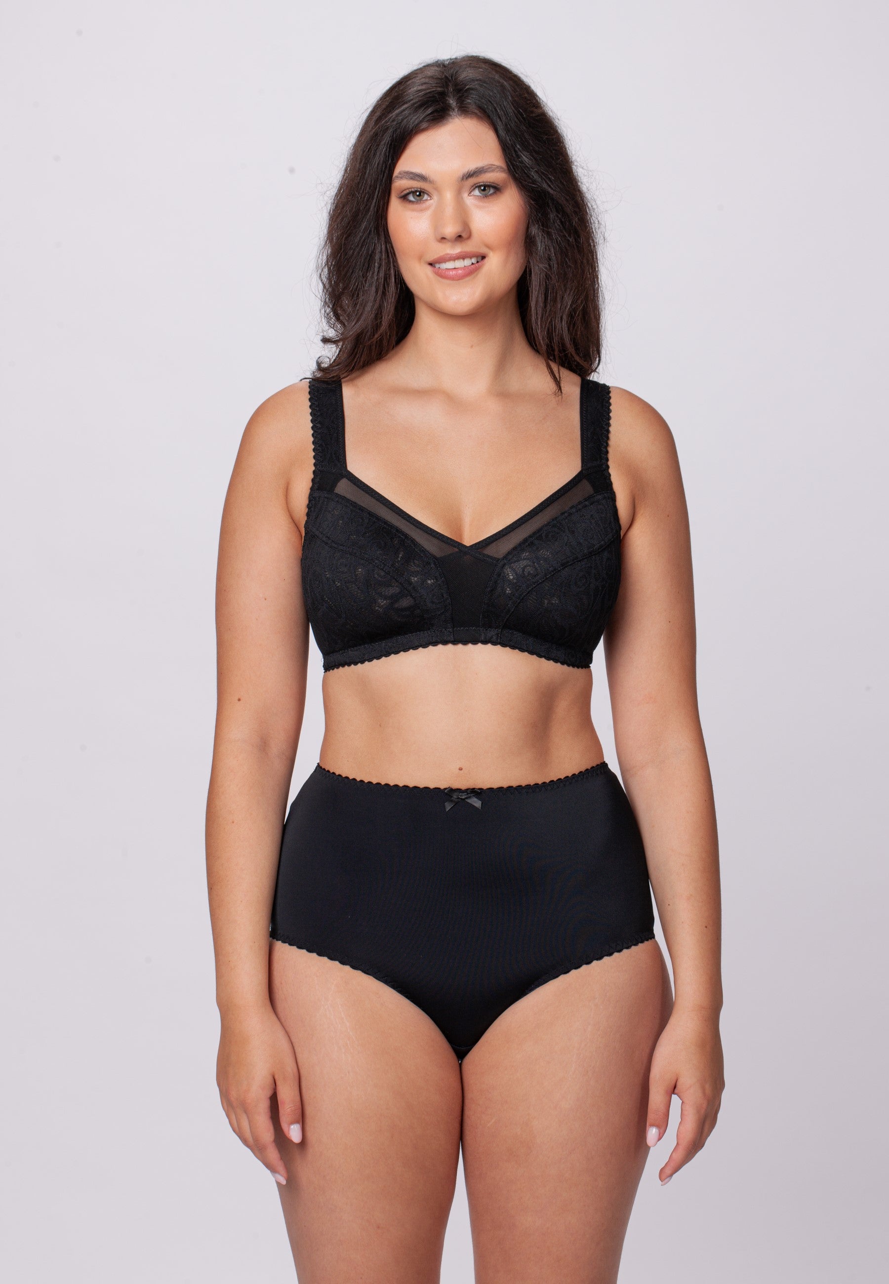 Mary non-wired minimizer bra in black