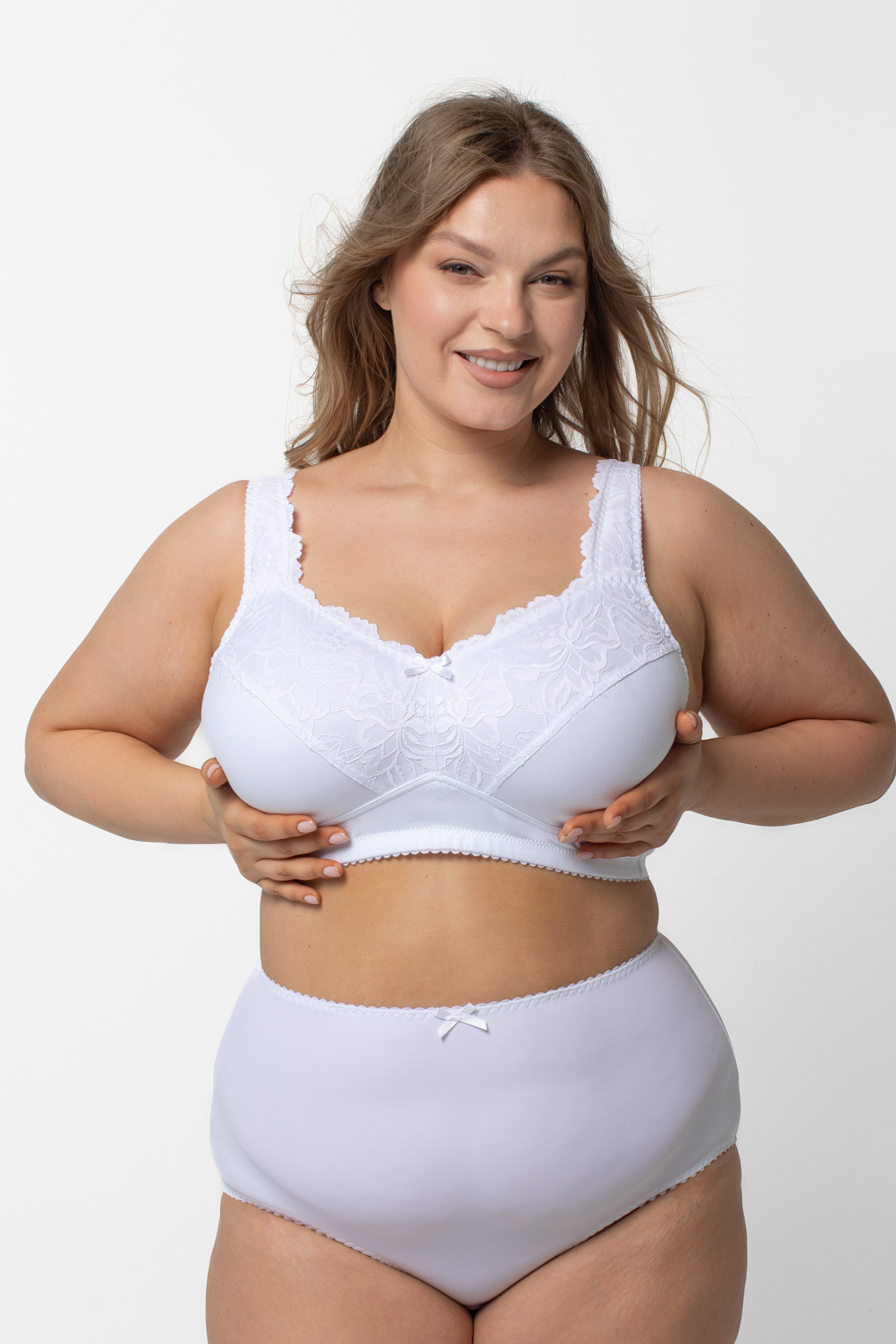 Amelia minimizer non-wired bra in white