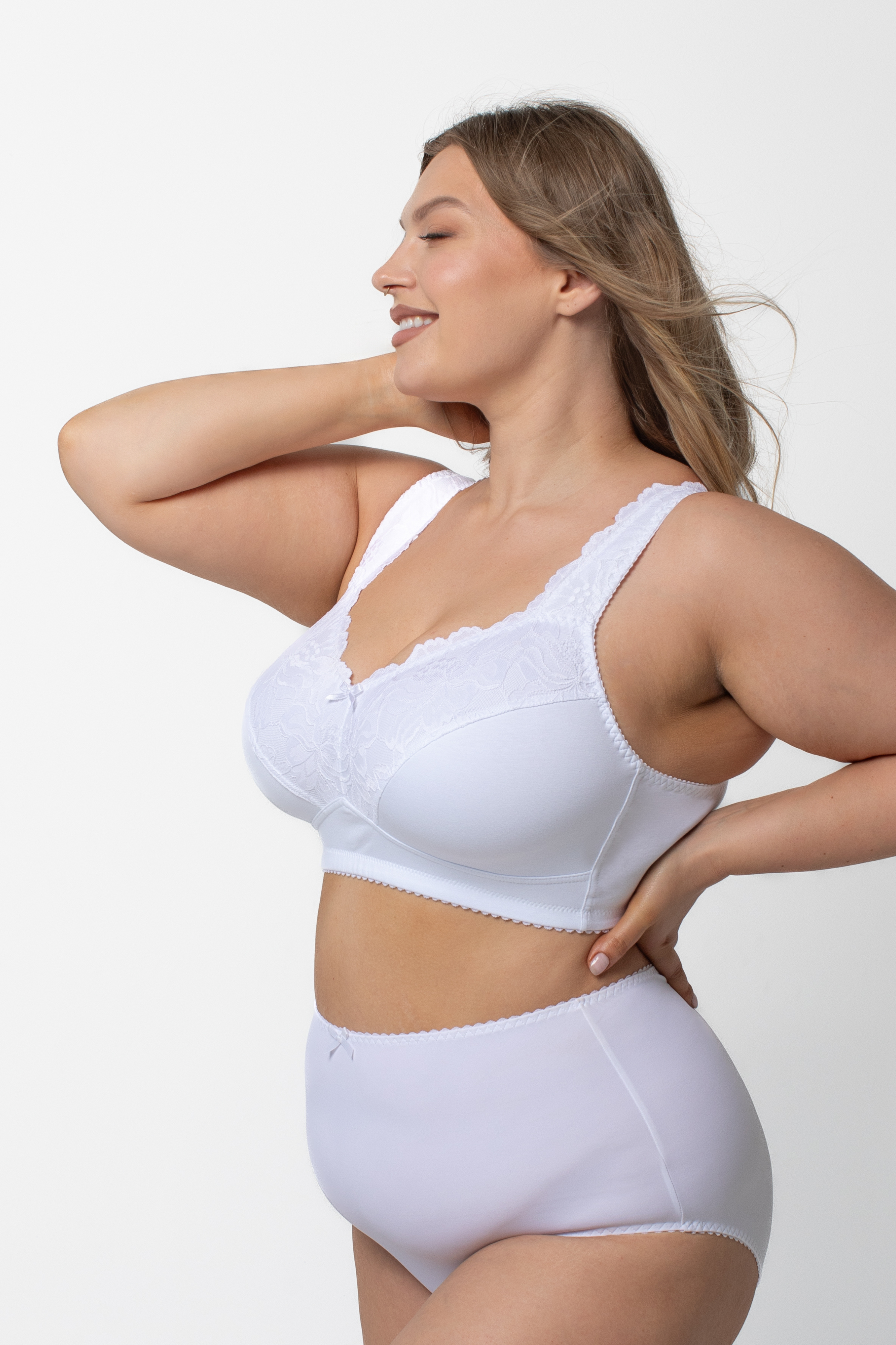 Amelia minimizer non-wired bra in white