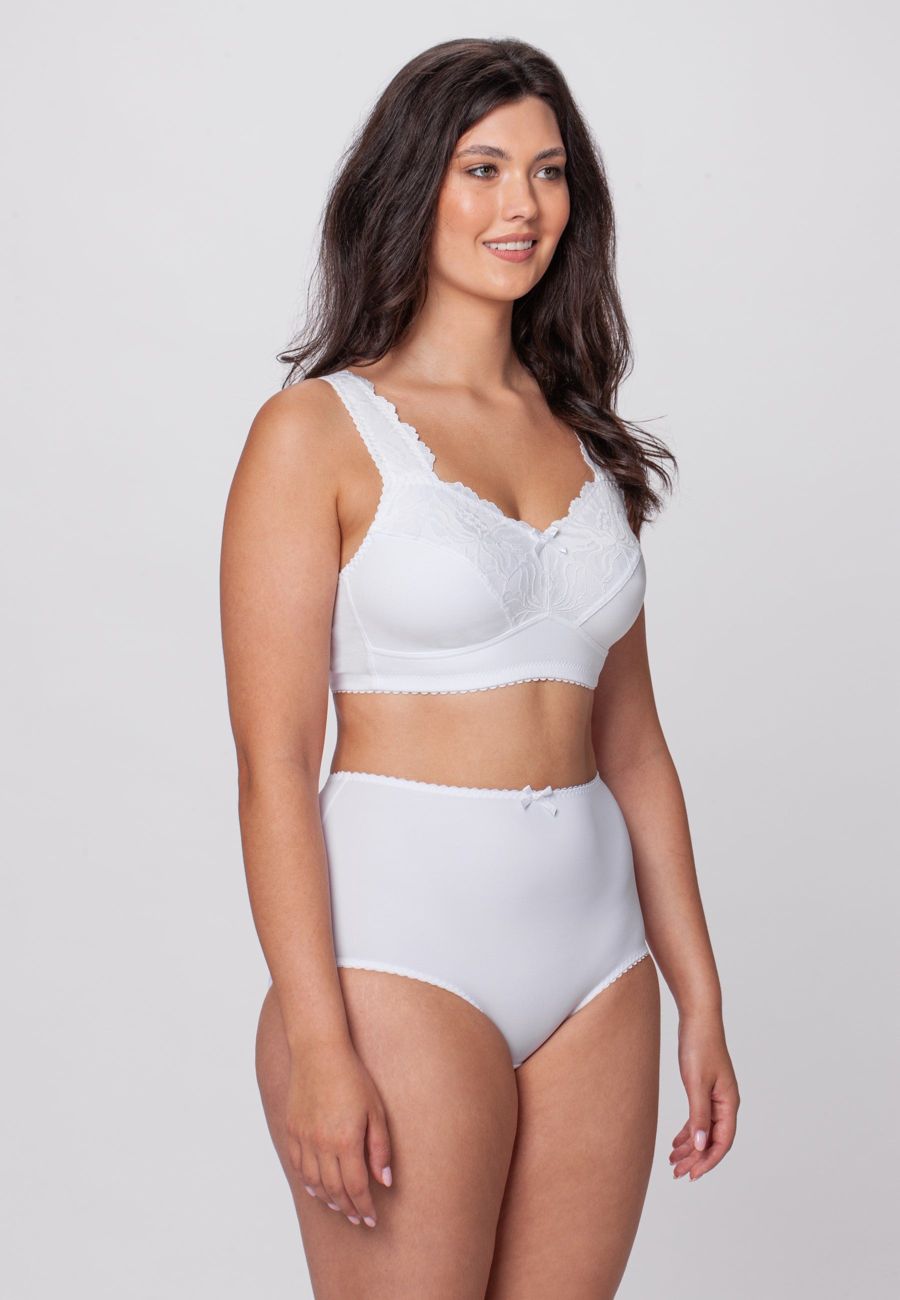 Amelia minimizer non-wired bra in white