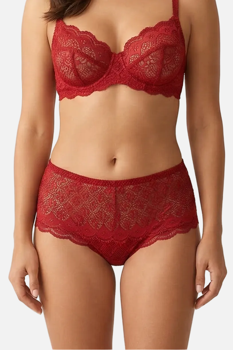 Susana nėriniuotos kelnaitės