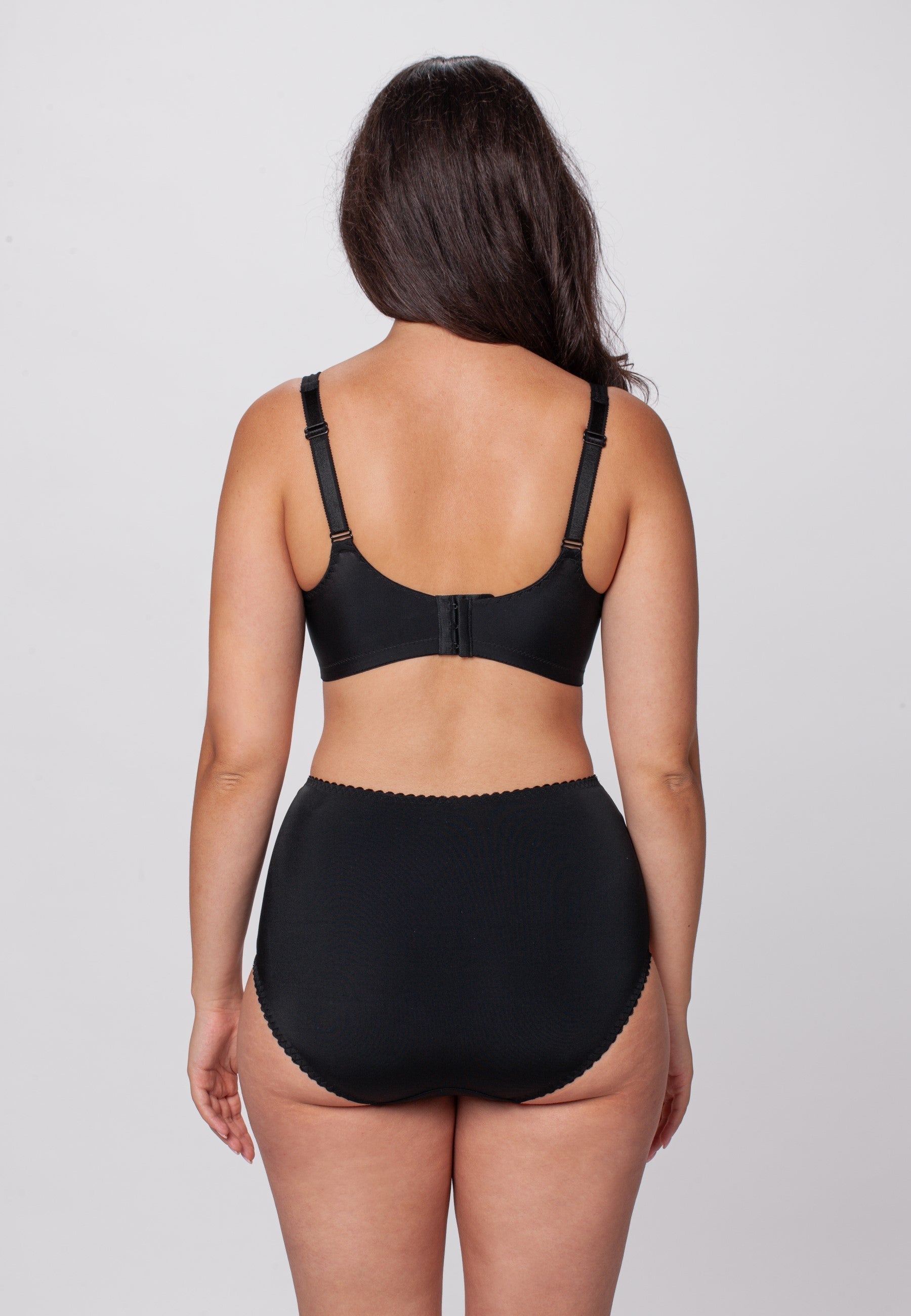 SKY non-wired minimizer bra in black