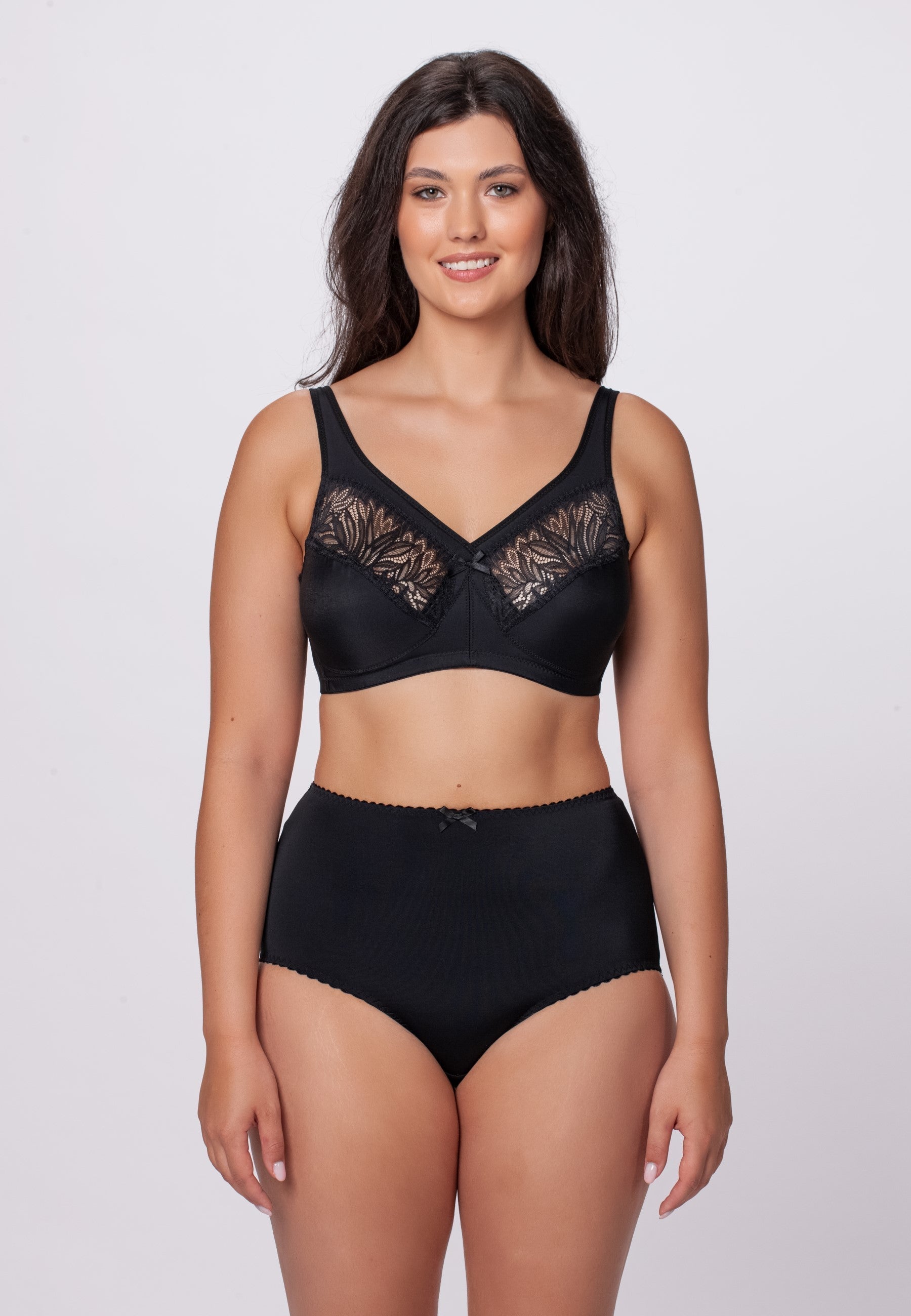 SKY non-wired minimizer bra in black