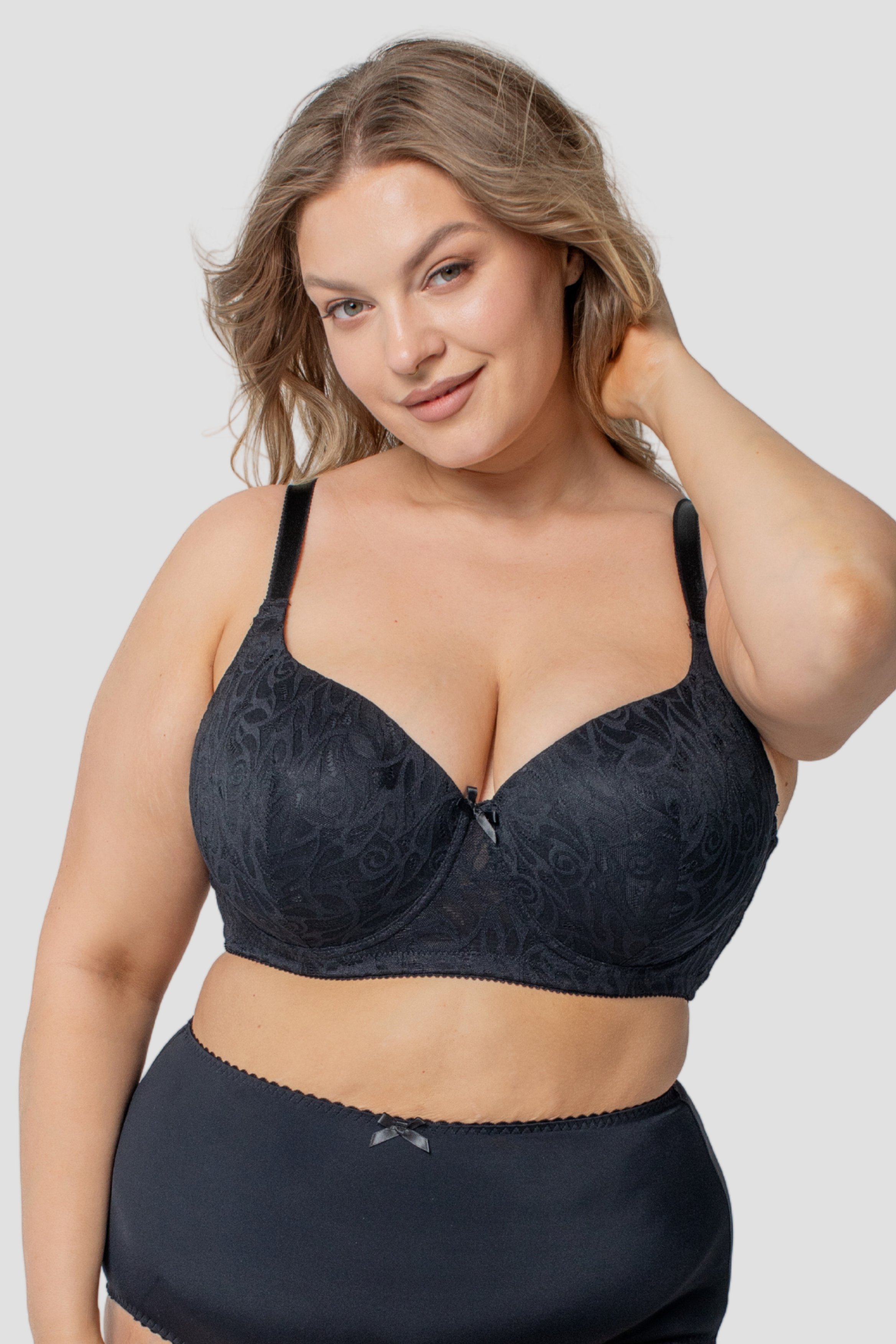 Charlotte underwired padded bra B-E in black