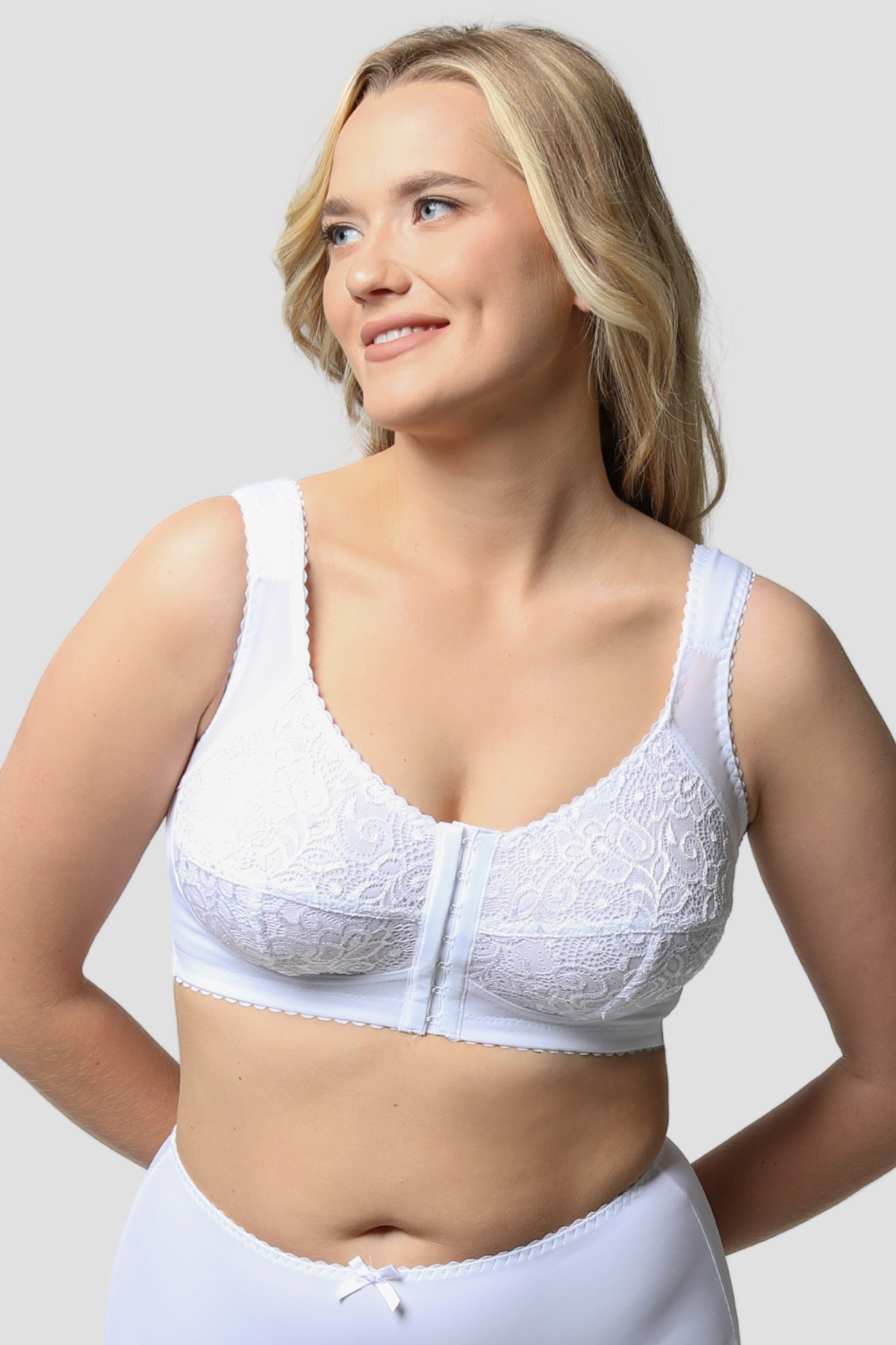 Sandria non-wired front-closure bra in white