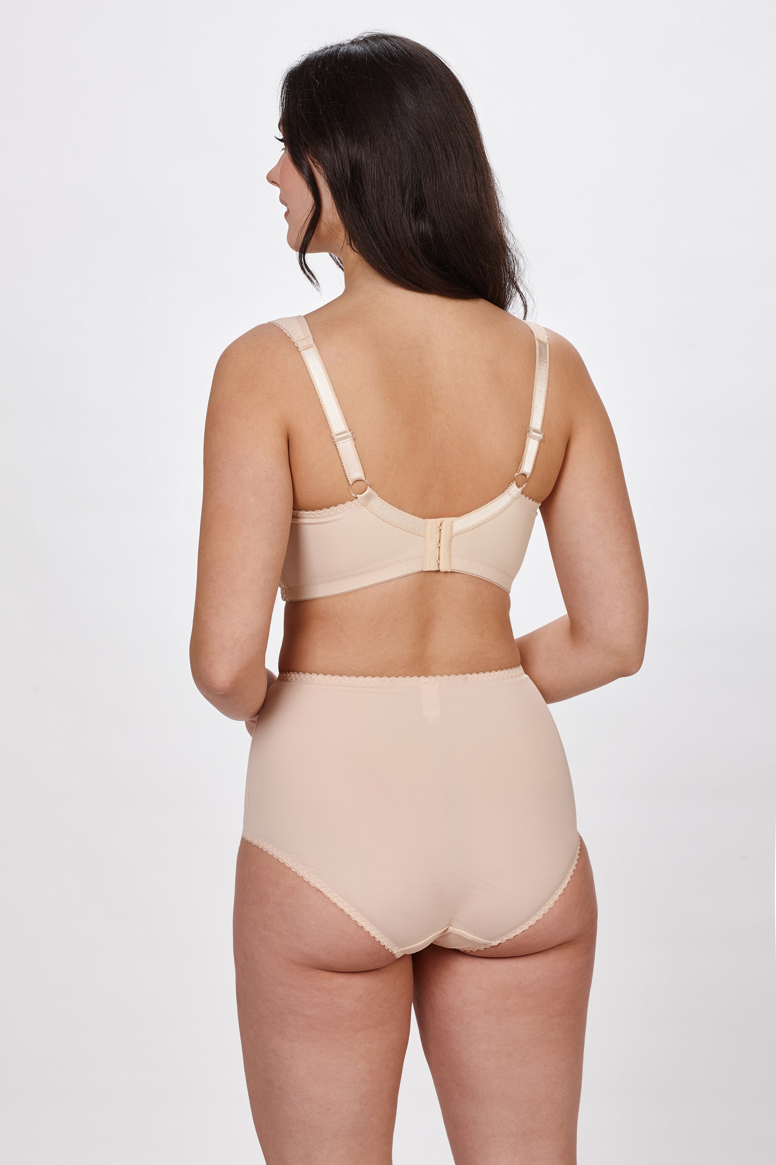 Claire non-wired bra with lace in beige