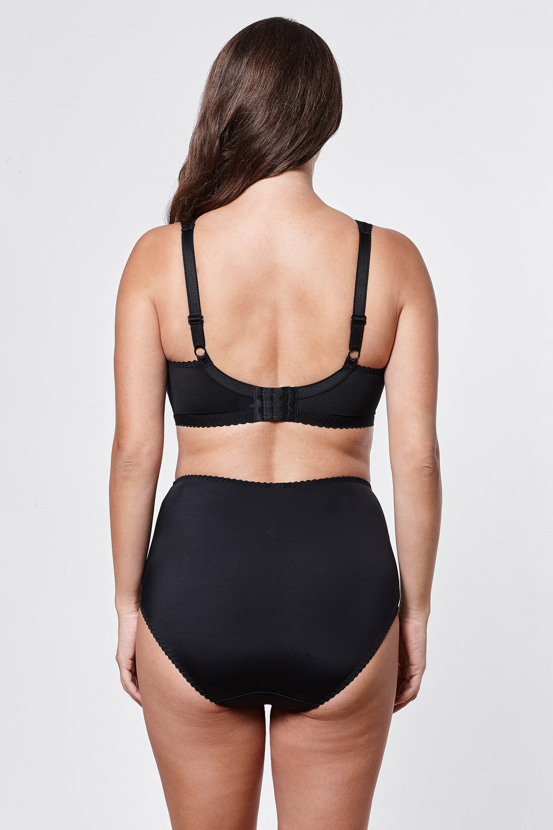 Aneta non-wired minimizer bra in black