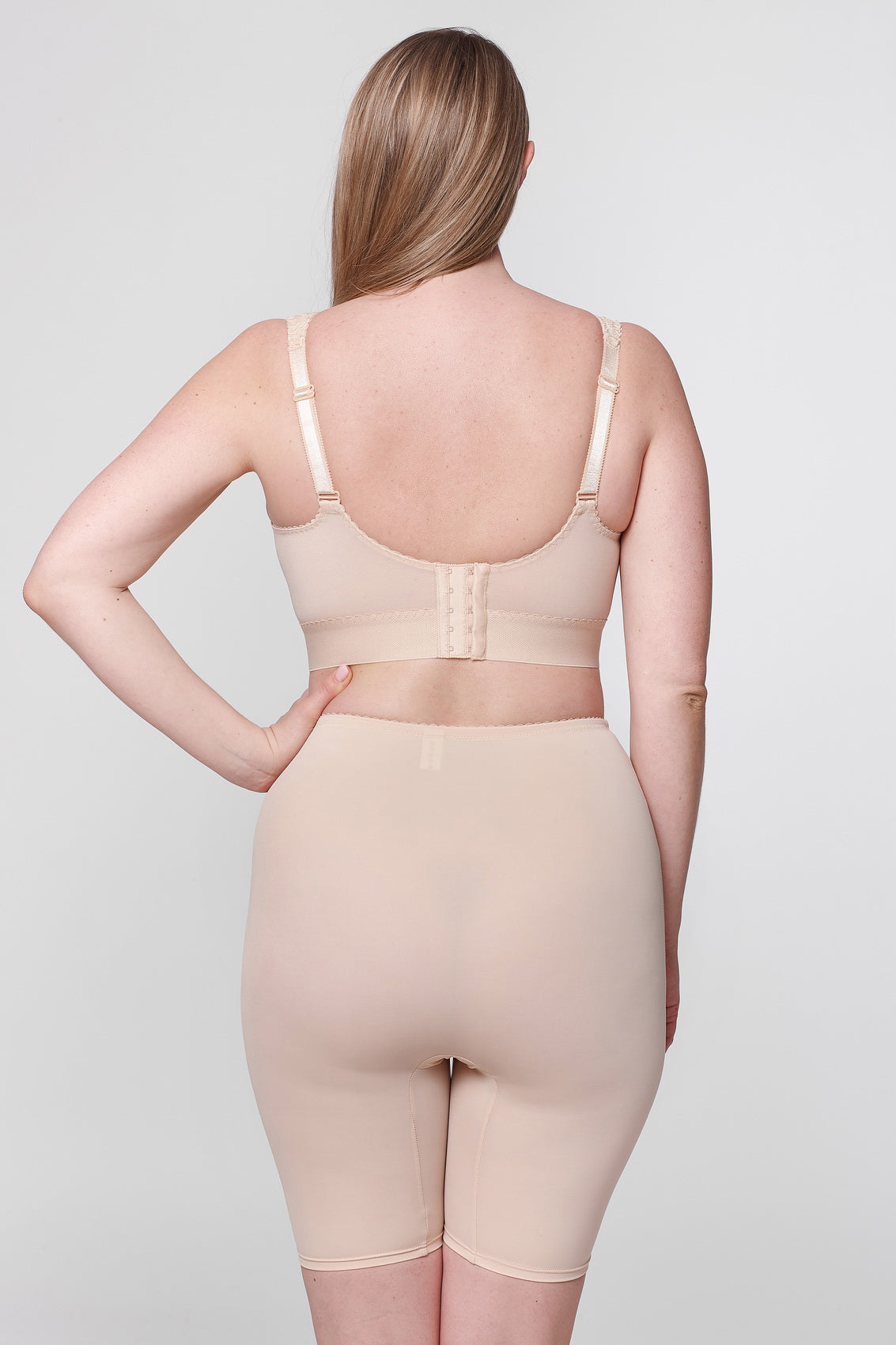 Bianca non-wired long bra in beige