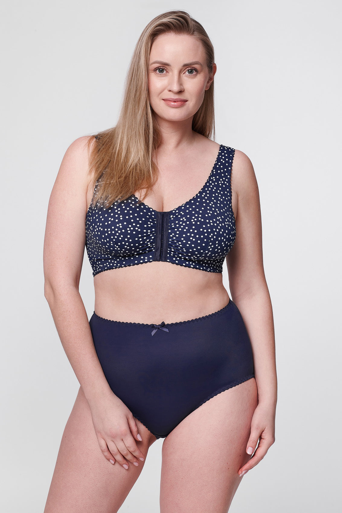 Betti non-wired front-closure bra in navy