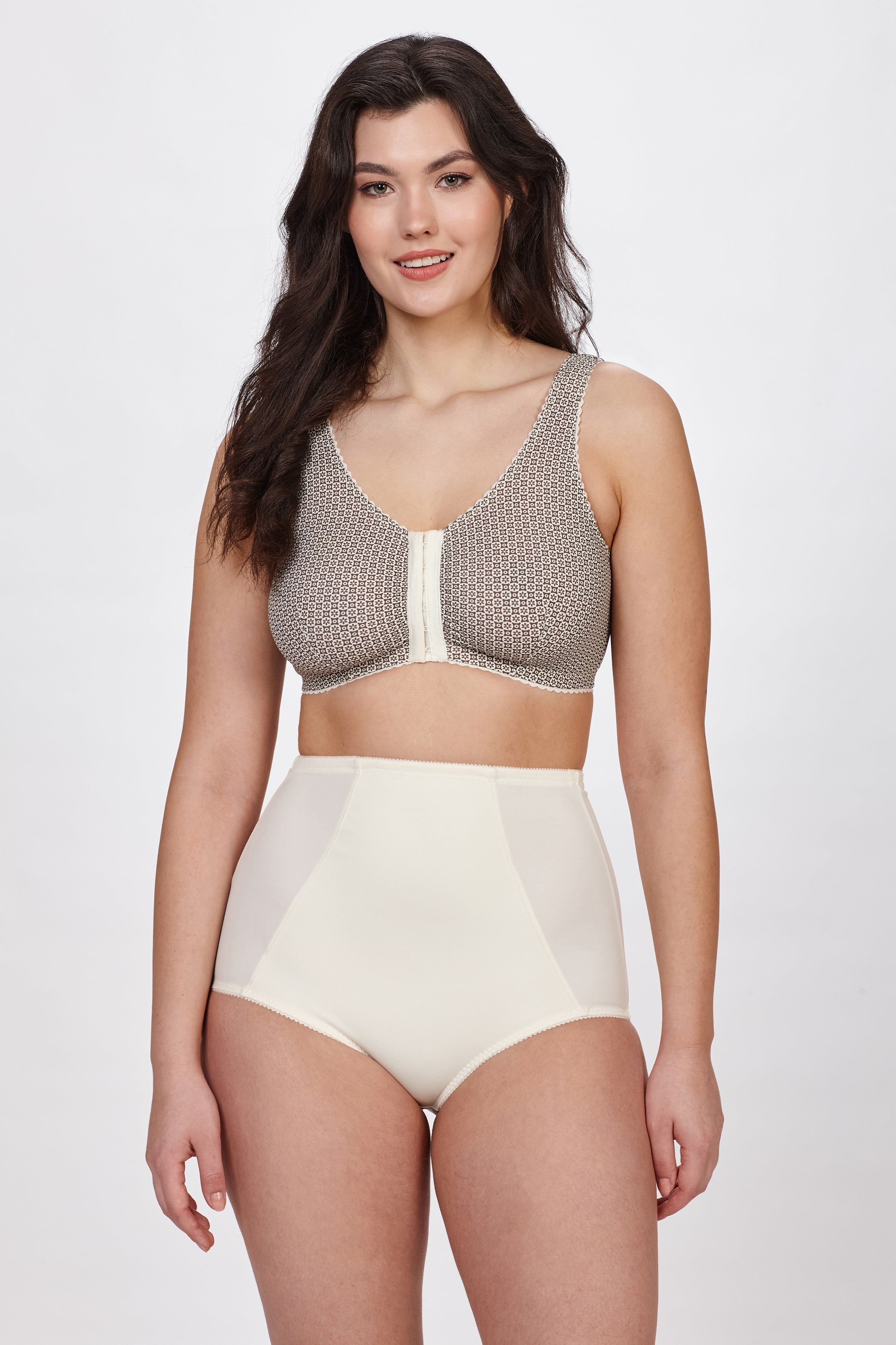 Charlie non-wired front-closure bra in beige