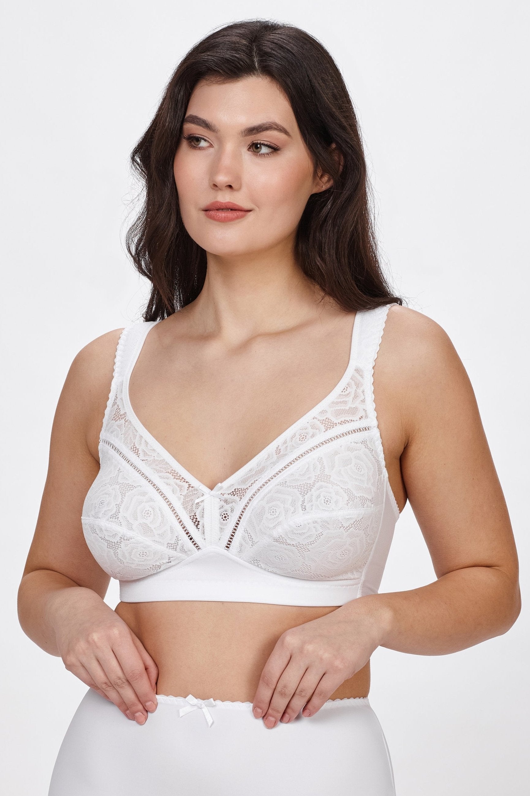 Clara non-wired elegant soft bra in white