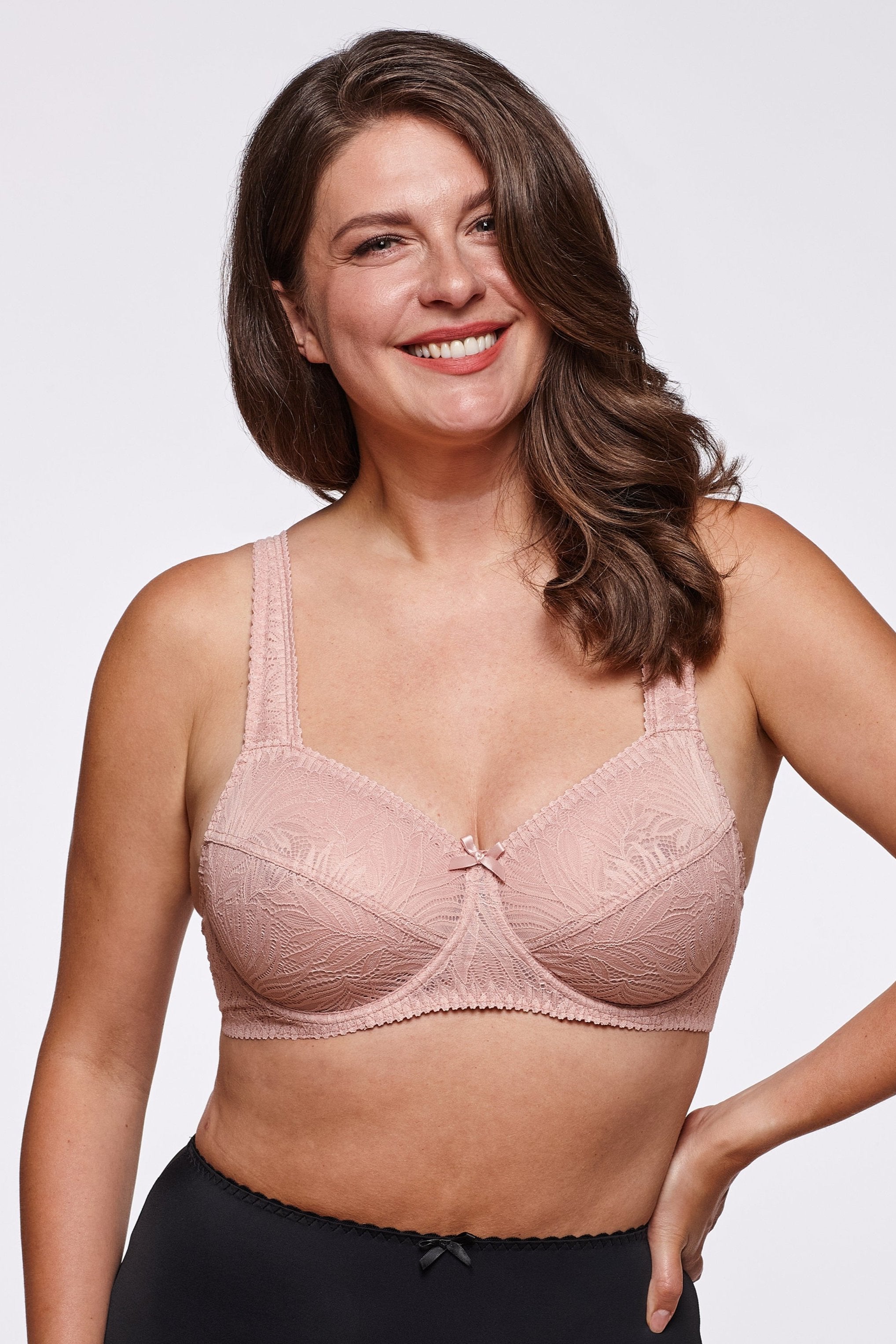 Rebeca underwired lace bra in beige