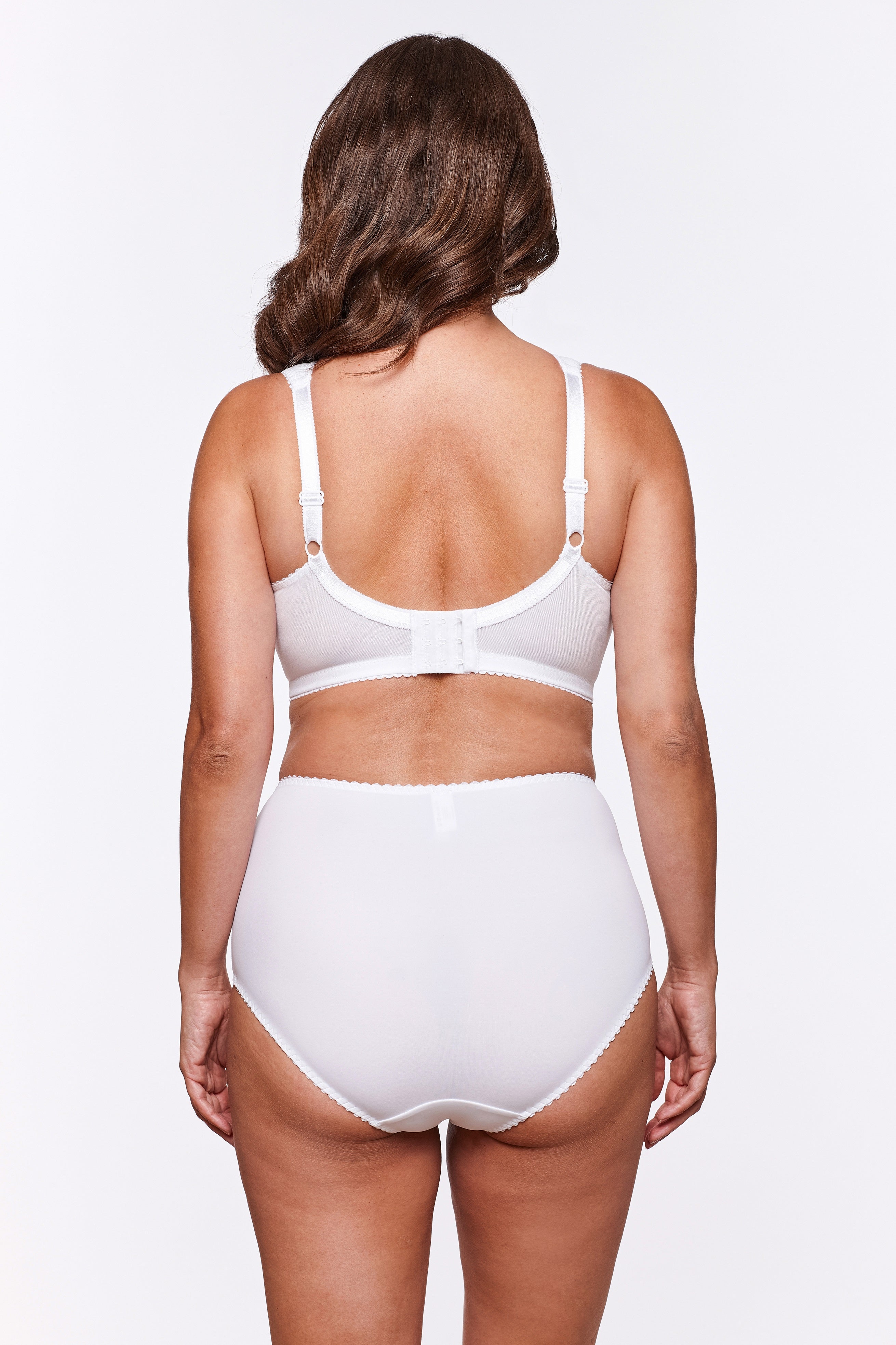 Robyn constructive non-wired bra in white